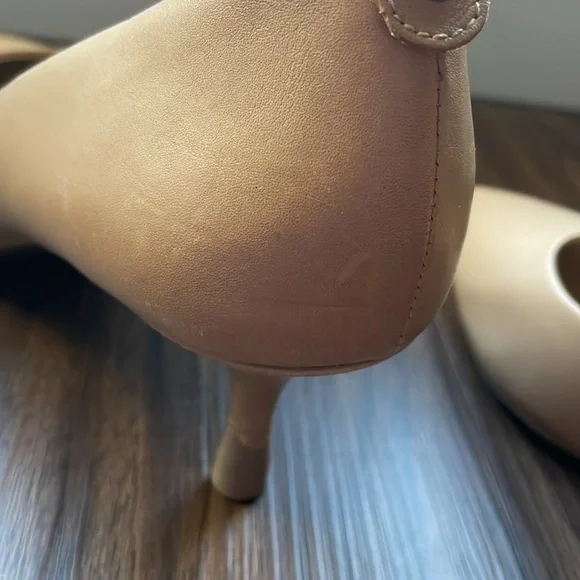Michael Kors Like New Dorothy Leather Tan Classic Elegant 2 Inch Heels Size 7.5 - Picture 7 of 8